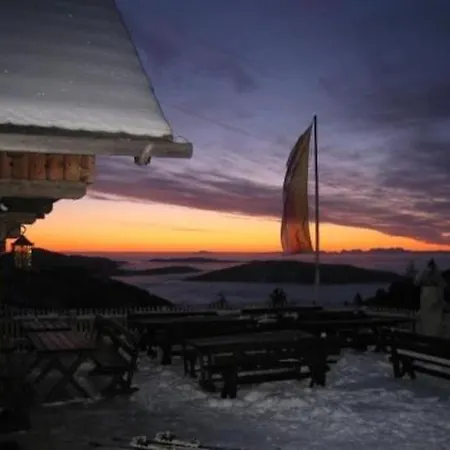 Zirbenhuette Am Falkert Auf Der Heidi-Alm Hinterkoflach Exterior photo