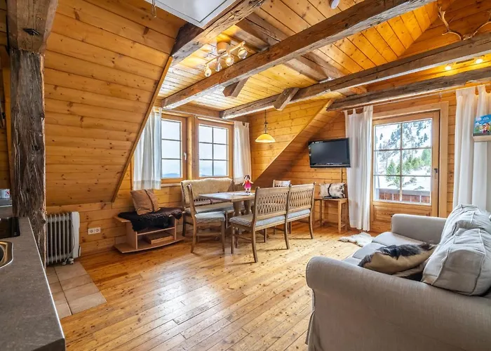 Zirbenhuette Am Falkert Auf Der Heidi-Alm