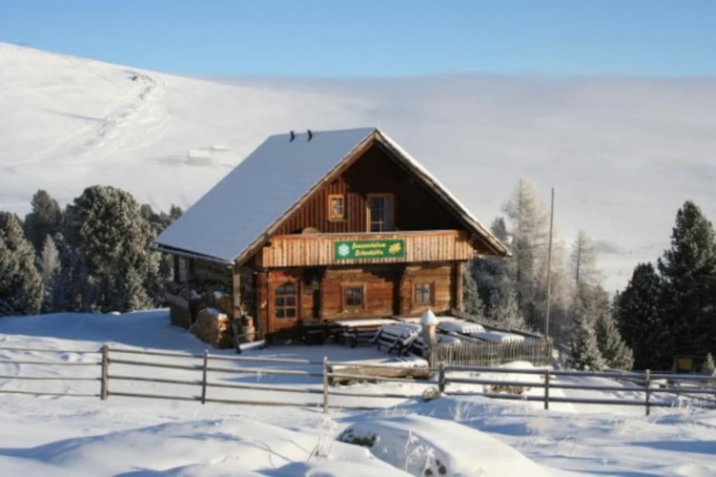 Apartment Zirbenhuette Am Falkert Auf Der Heidi-alm *