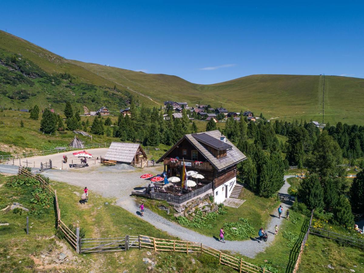 Zirbenhuette Am Falkert Auf Der Heidi-alm Apartment